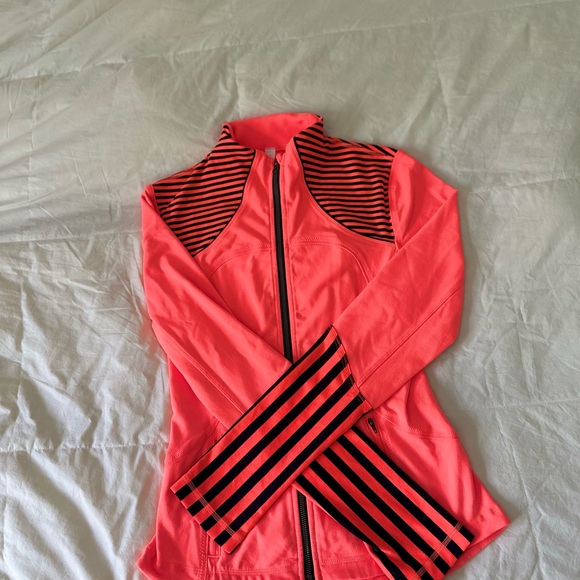 Lululemon Women's Striped Coral Jacket - Picture 3 of 6